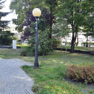 Co z ławkami na placu 3 Maja? Wracają na swoje miejsce