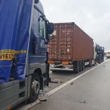 Jedna ofiara śmiertelna po zderzeniu czterech ciężarówek na autostradzie  A1