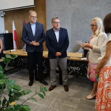 Nowe awanse nauczycieli i pożegnanie dyrektora PSP nr 6 w Radomsku