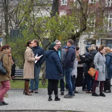 Wiec poparcia dla strajkujących nauczycieli w Radomsku