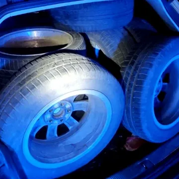 Na „gościnnych występach” kradli koła