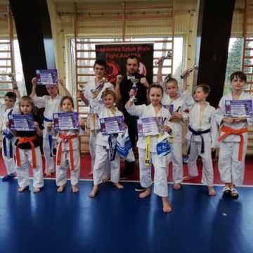 Złoty team Klubu Karate Radnori