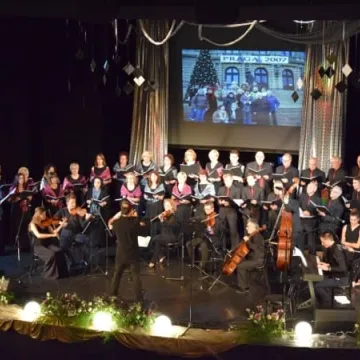 95 lat z Moniuszkowcami