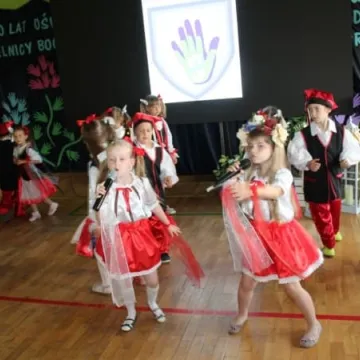 PSP 8 w Radomsku nadano imię „Przyjaciół Dzieci”. Uroczystości 50-lecia