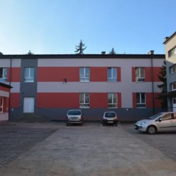 Nowy dziedziniec szkolny