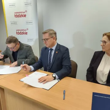 W Radomsku podpisano umowy w ramach programu „Łódzkie ratuje zabytki”