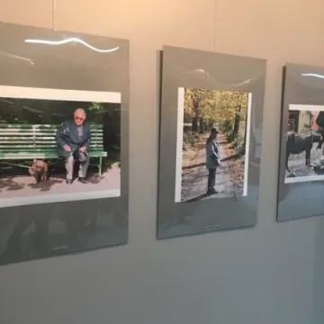 Tadeusz Różewicz w fotograficznym obiektywie