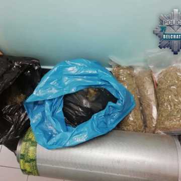 Ponad 16 kilogramów narkotyków oraz poszukiwany dwoma listami gończymi w rękach bełchatowskiej policji