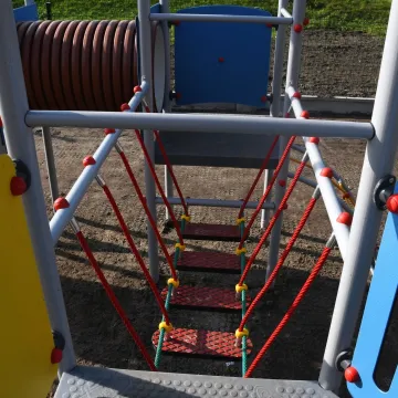 W Piotrkowie Tryb. powstał nowy plac zabaw