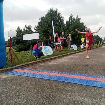 Ponad setka biegaczy stanęła na starcie biegu ulicznego w Radomsku