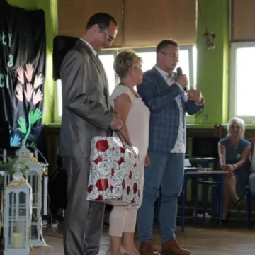 PSP 8 w Radomsku nadano imię „Przyjaciół Dzieci”. Uroczystości 50-lecia