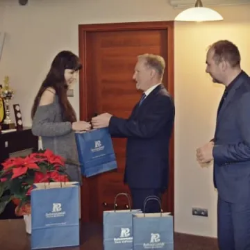 Uczniowie nagrodzeni za e-kartki