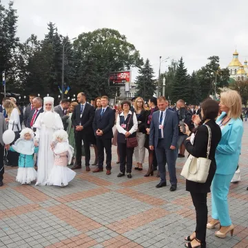 Władze powiatu radomszczańskiego na urodzinach miasta Równe