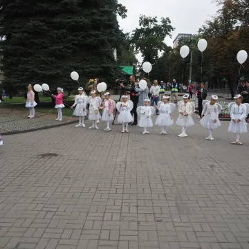 Władze powiatu radomszczańskiego na urodzinach miasta Równe