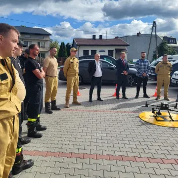 Strażacy ze Strzałkowa szkolili się z obsługi dronów