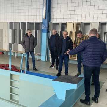 Marcin Skubisz: stary basen w Radomsku jest w dobrym stanie i można go przywrócić do dawnej świetności