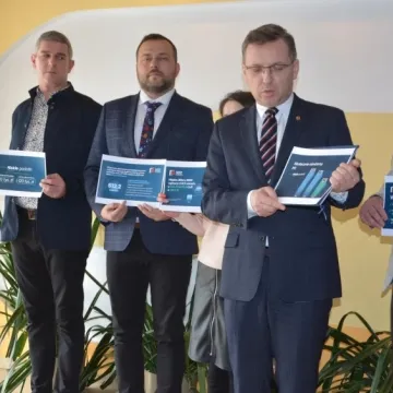 Wielgomłyny: Zbigniew Ziemba mówił o budżecie i finansach kraju