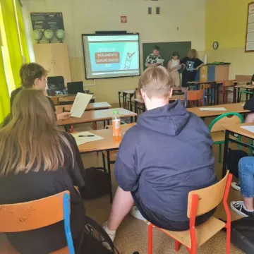 Praktyczny wymiar edukacji obywatelskiej w Dobryszycach