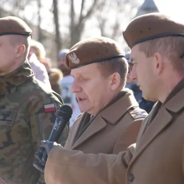 Cześć i chwała bohaterom!