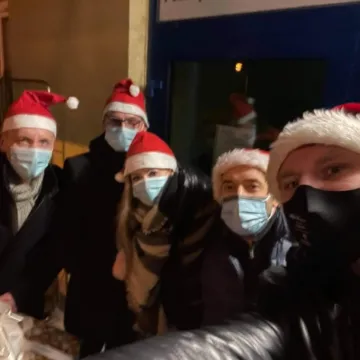 Radni KO z Radomska w roli świętych Mikołajów