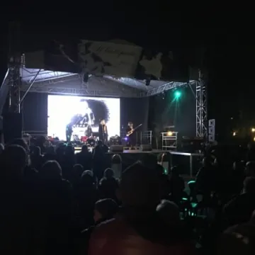 Tort i koncert na Święto Niepodległości