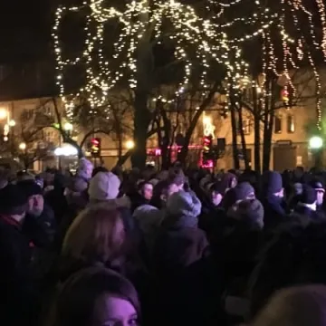 Radomszczanie przywitali 2017 rok na placu 3 Maja