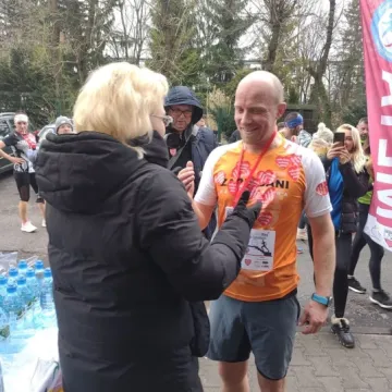 Bieg po schodach radomszczańskiego wieżowca. Wszystko dla WOŚP