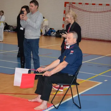 Karatecy na tatami na turnieju w Radomsku