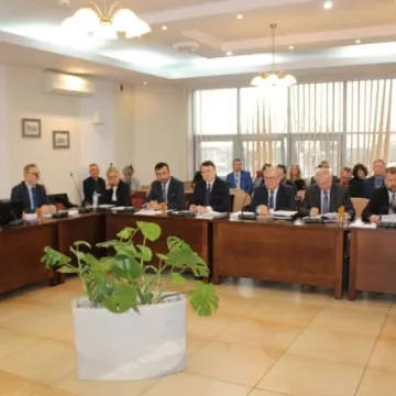 Wyższy podatek od nieruchomości uchwalony