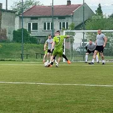 W lidze „Szóstek” trzy drużyny z kompletem punktów