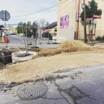 12 kwietnia zmieniła się organizacja ruchu na Krasickiego w Radomsku. Ulica będzie etapami zamykana