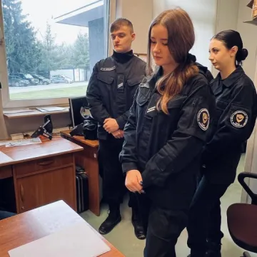 Uczniowie „mechanika” z wizytą w KPP w Radomsku