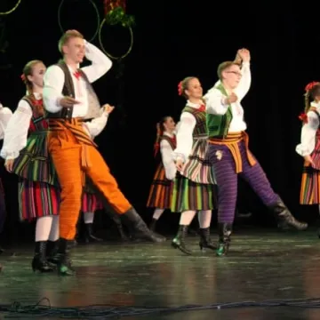 Koncert zespołów folklorystycznych w MDK