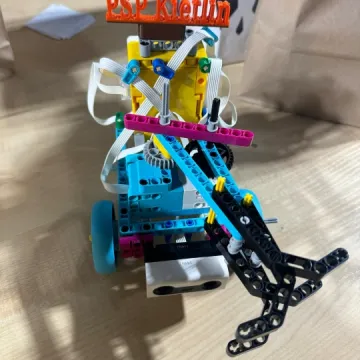 Szkoły z powiatu radomszczańskiego na Turnieju Ligi Robotów