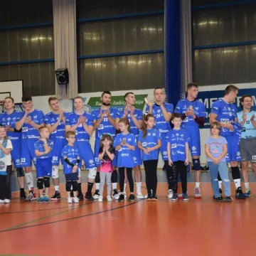 METPRIM Volley Radomsko gra i pomaga