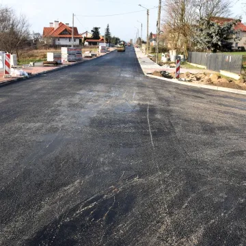 Piotrków Tryb.: Zalesicka już z asfaltem