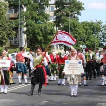 Kolorowa parada artystów z Cypru, Ukrainy i Polski