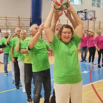 Sportowe zmagania seniorów w Radomsku. Była rywalizacja i integracja