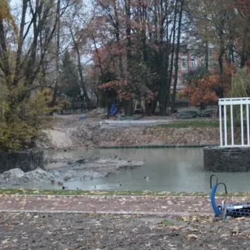 Rewaloryzacja parku Świętojańskiego. Ile już  zrobiono?