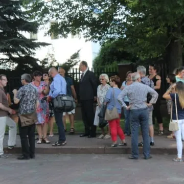 Spacer z rewitalizacją w tle