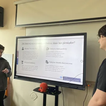 Jak chronić się przed zagrożeniami w sieci? Warsztaty dla seniorów w ZSE-E w Radomsku