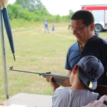 Niedośpielin z pucharem wójta