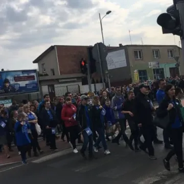 Pochód ulicami miasta - VII Radomszczańskie Dni Autyzmu