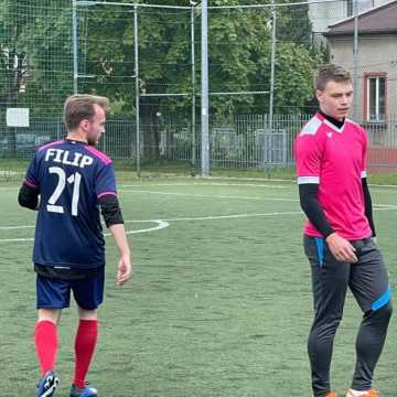 Liga „Szóstek” w Radomsku: Żubry wciąż na czele rozgrywek
