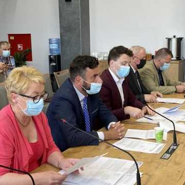 Poszkodowani przez pandemię przedsiębiorcy z Radomska zostaną zwolnieni z podatku od nieruchomości