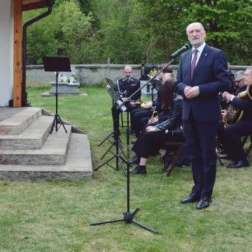 W Bąkowej Górze upamiętniono zamordowanych żołnierzy KWP