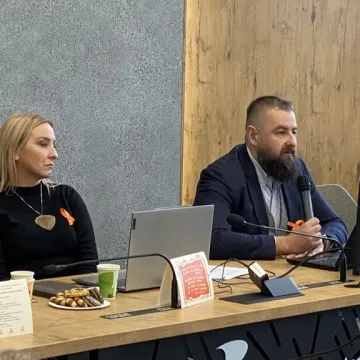 W Radomsku dyskutowano o przemocy wobec dzieci