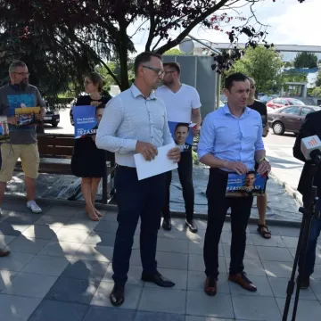 Komu zależy na niszczeniu i kradzieży  banerów Rafała Trzaskowskiego?