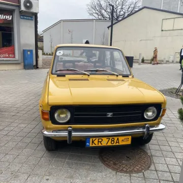 Centrum Radomska w zabytkowych samochodach