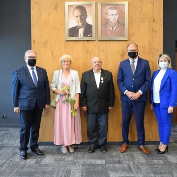 „Złoci” małżonkowie odznaczeni medalami